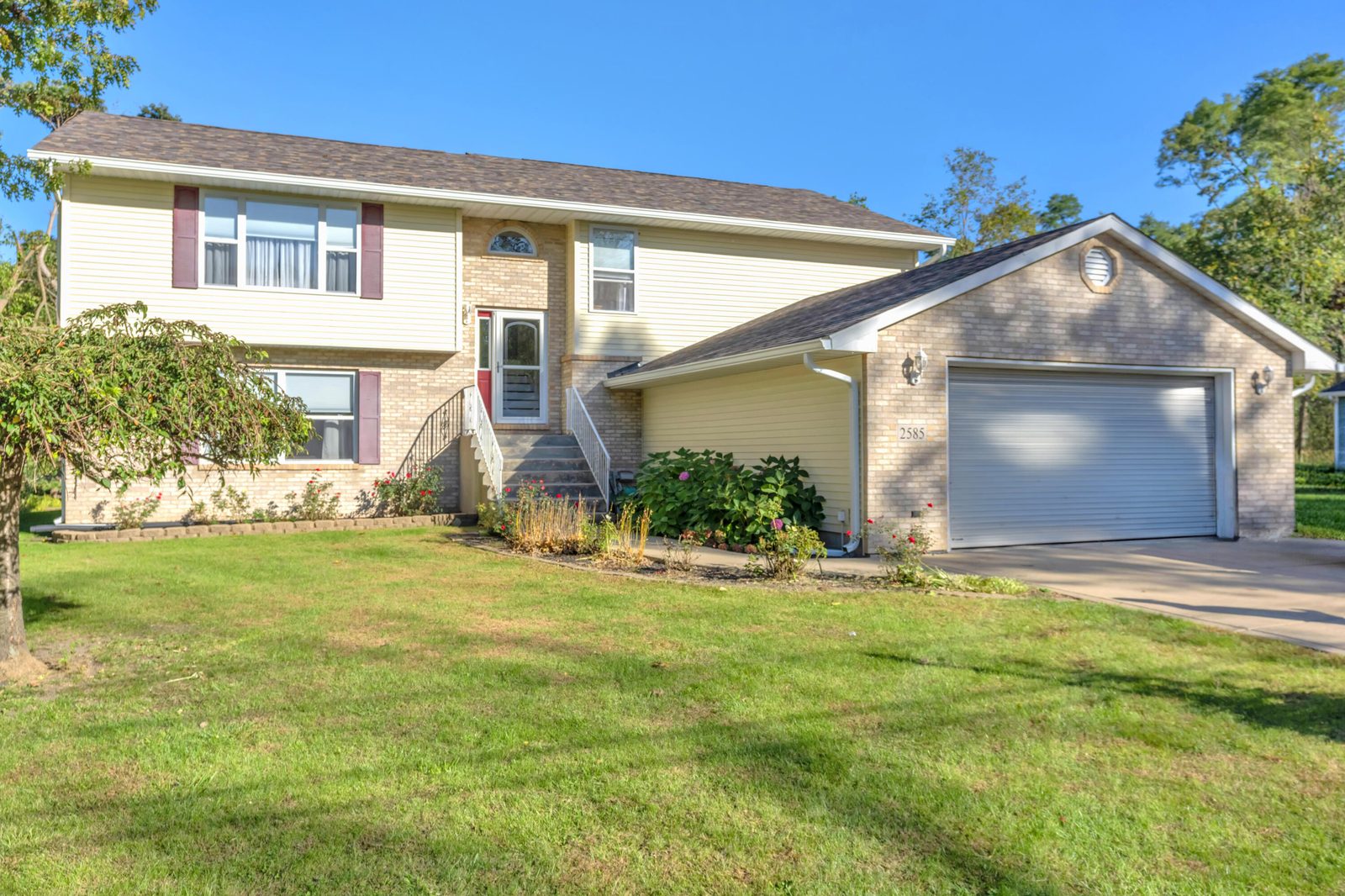2585 Blake Road photo 3