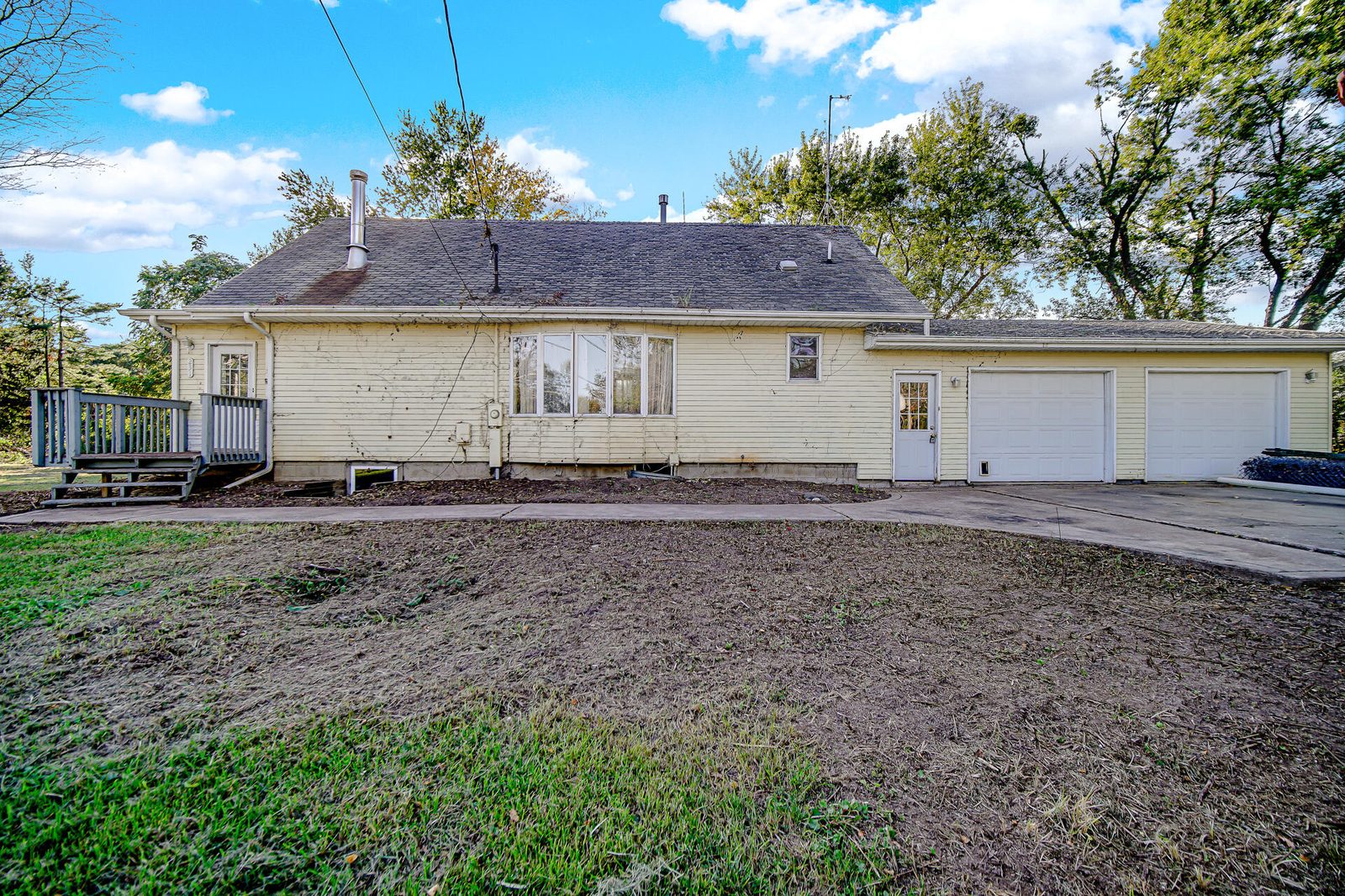 231 E 1200 photo 1