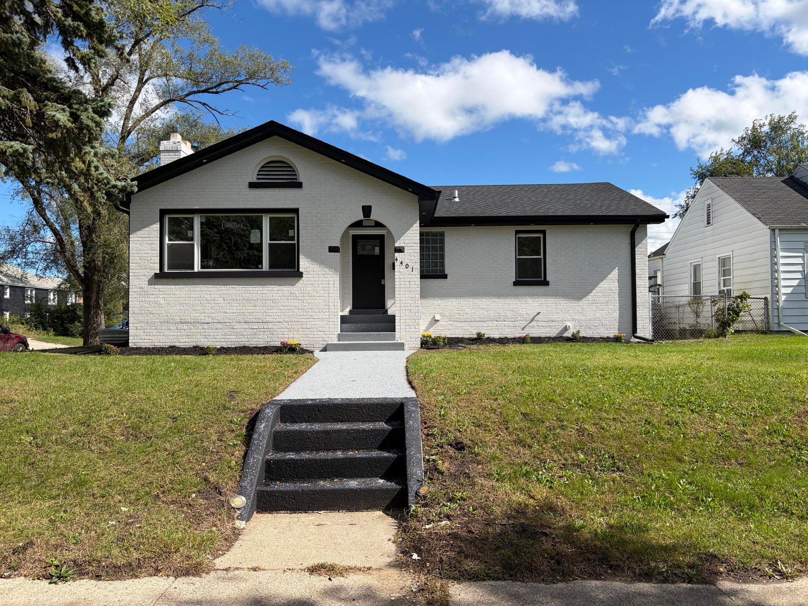 4401 Washington Street photo 2