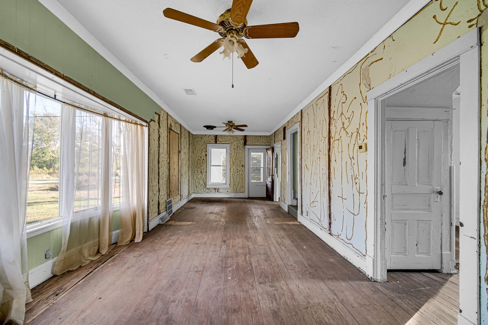 231 E 1200 photo 6