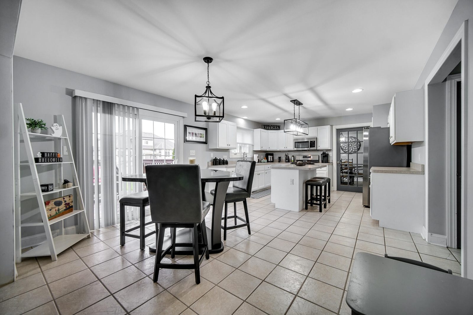 1517 Knighthood Drive photo 9