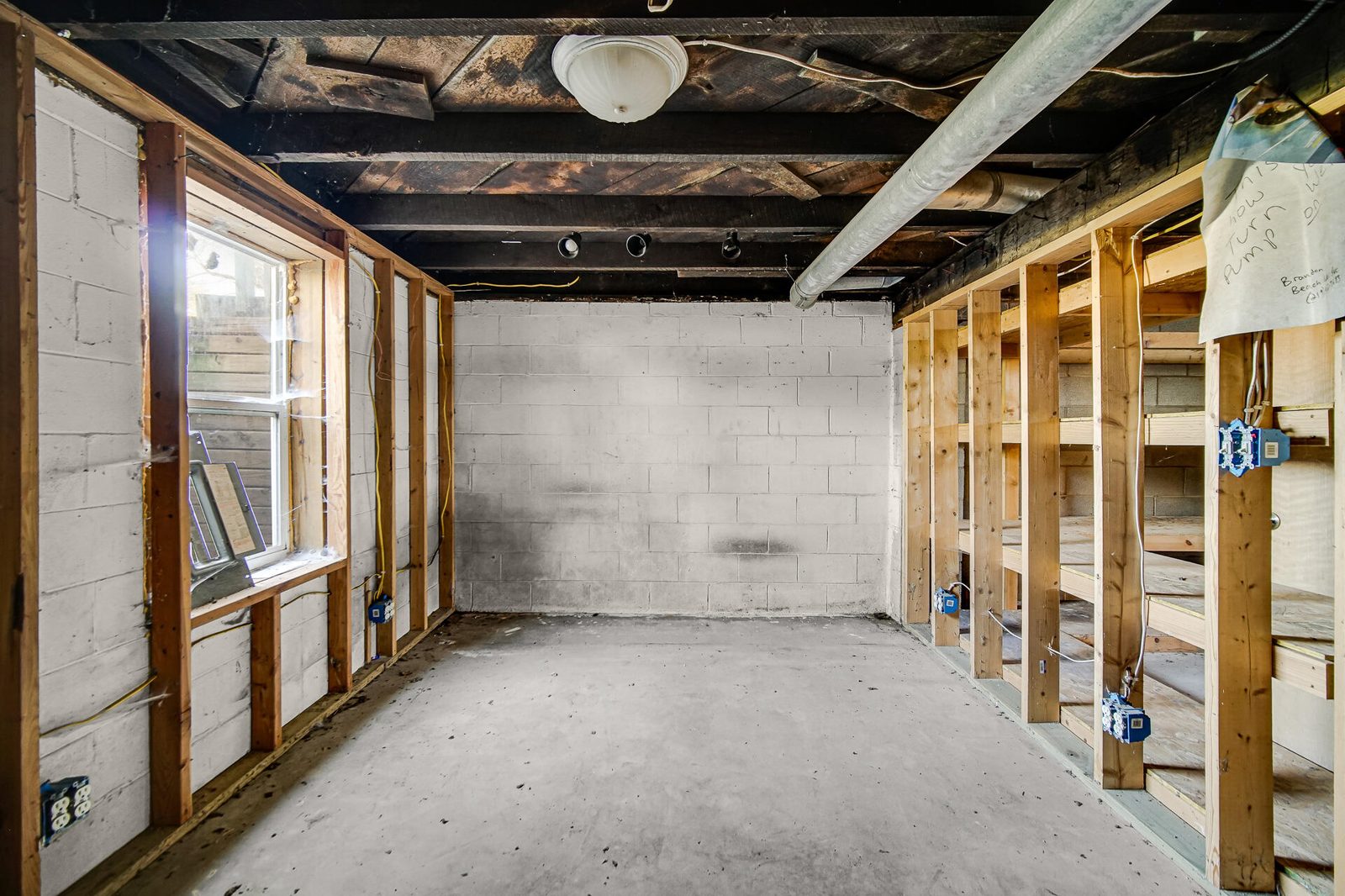 231 E 1200 photo 16