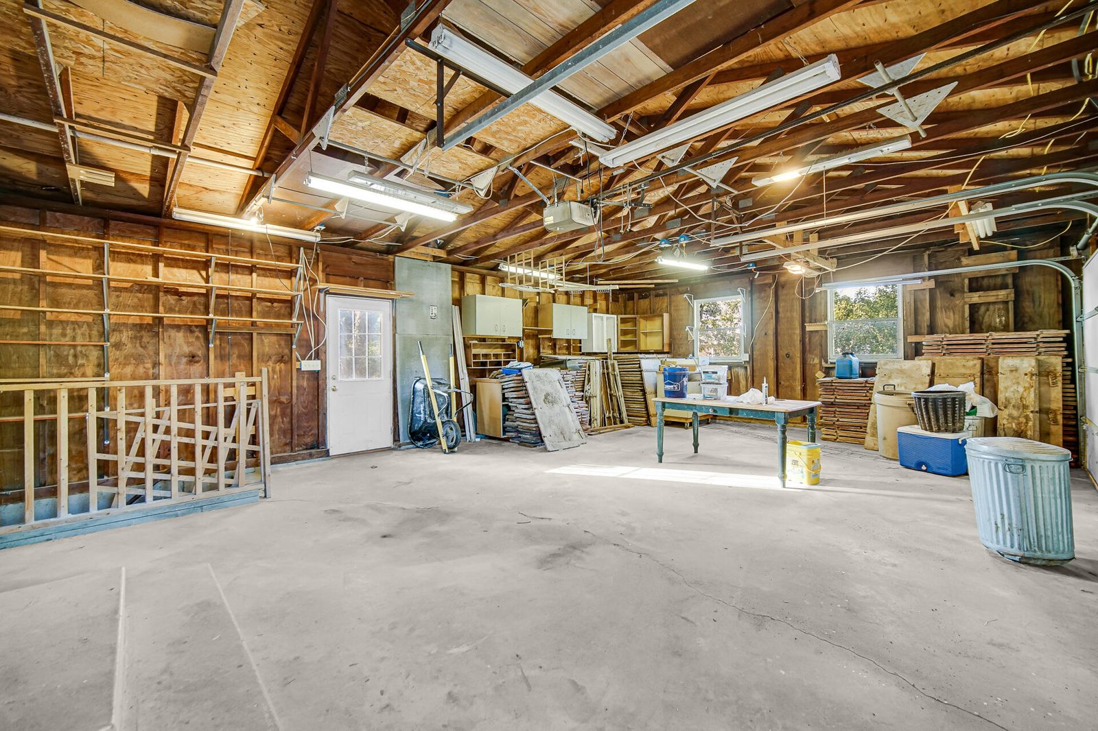 231 E 1200 photo 18