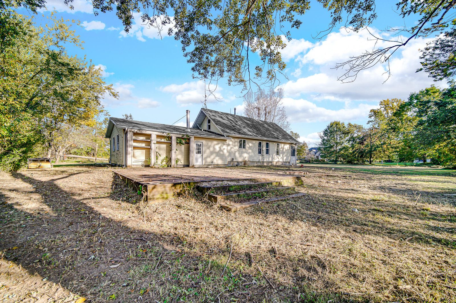 231 E 1200 photo 20