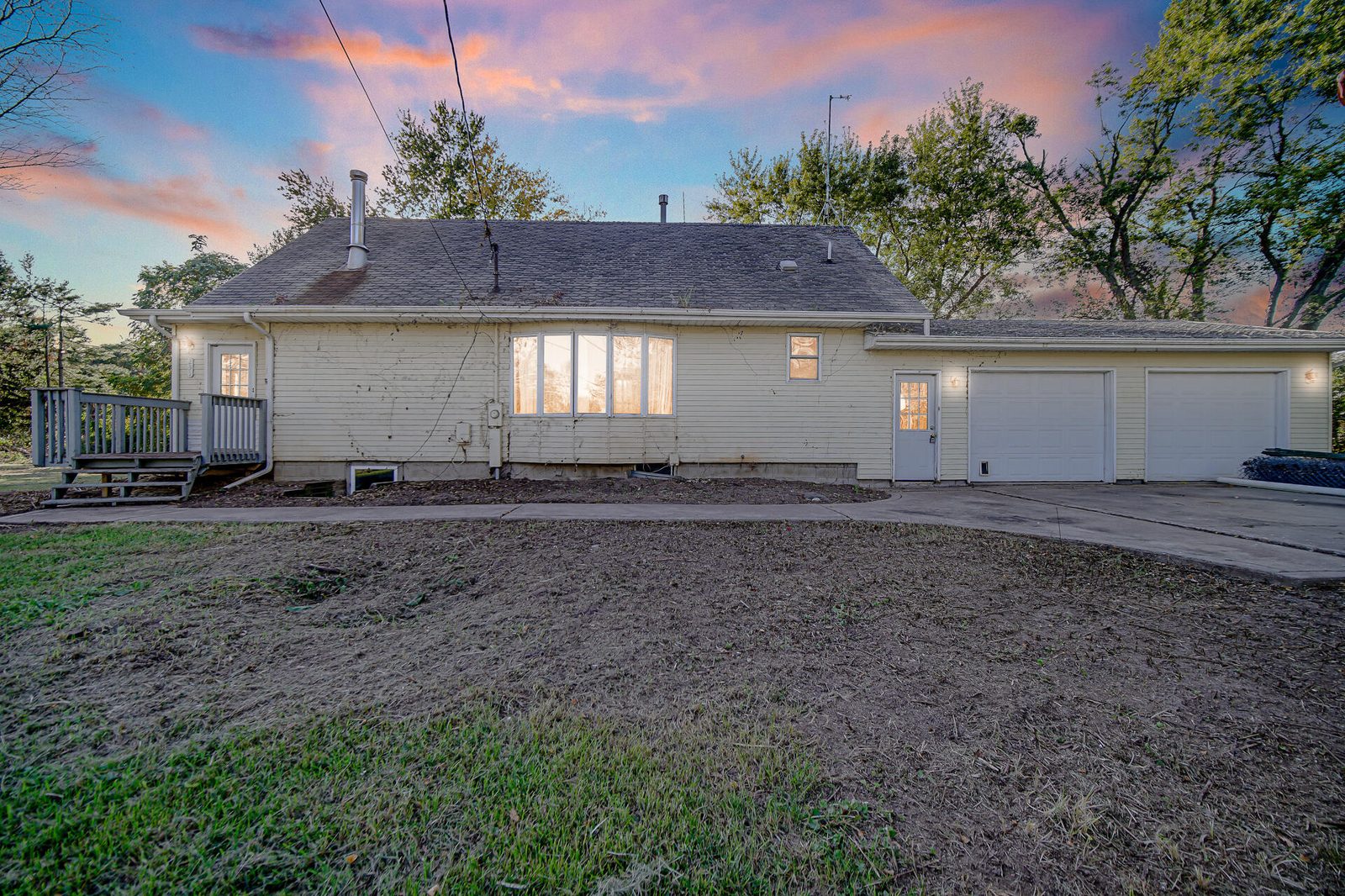 231 E 1200 photo 2