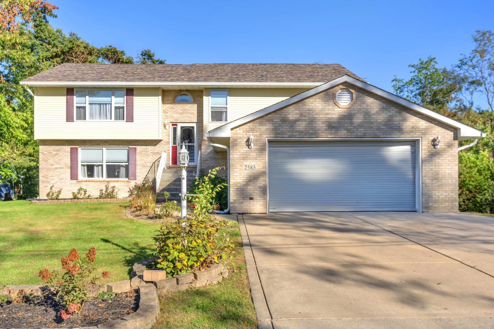 2585 Blake Road photo 2
