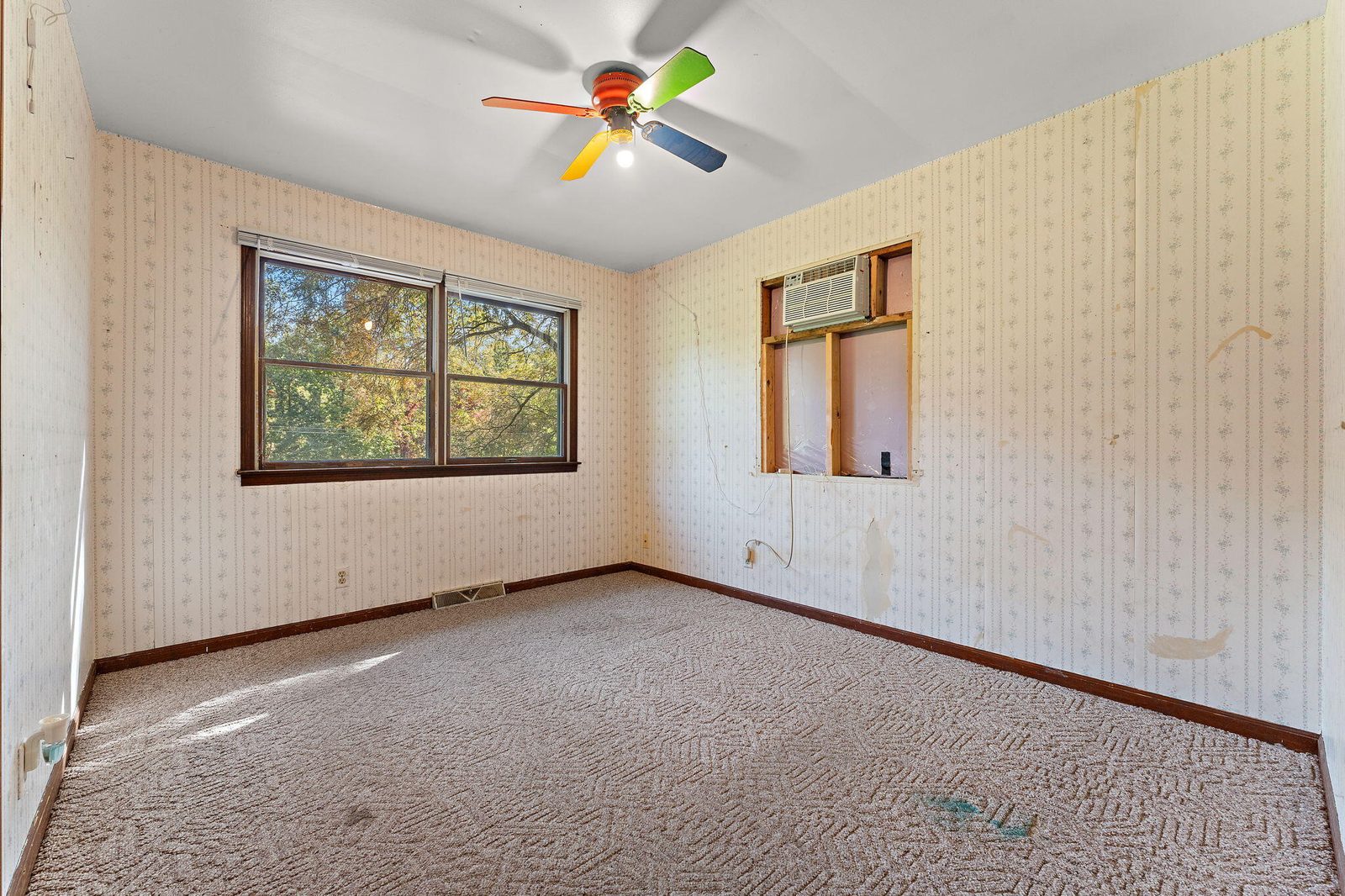 938 N 400 photo 13