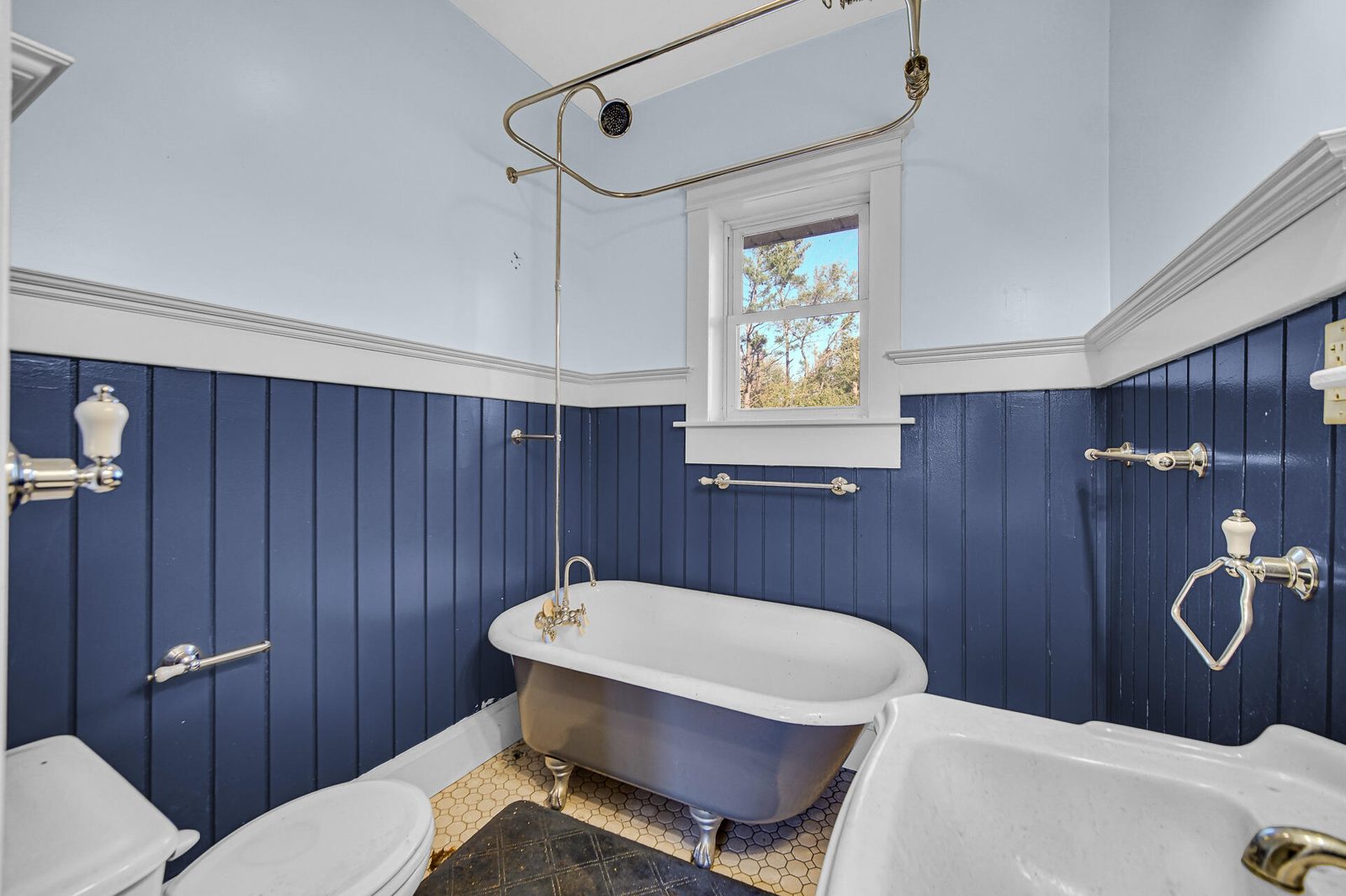 231 E 1200 photo 12