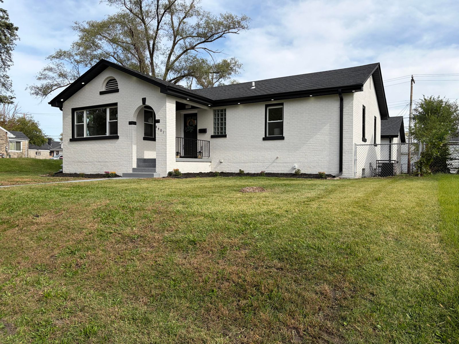 4401 Washington Street photo 1