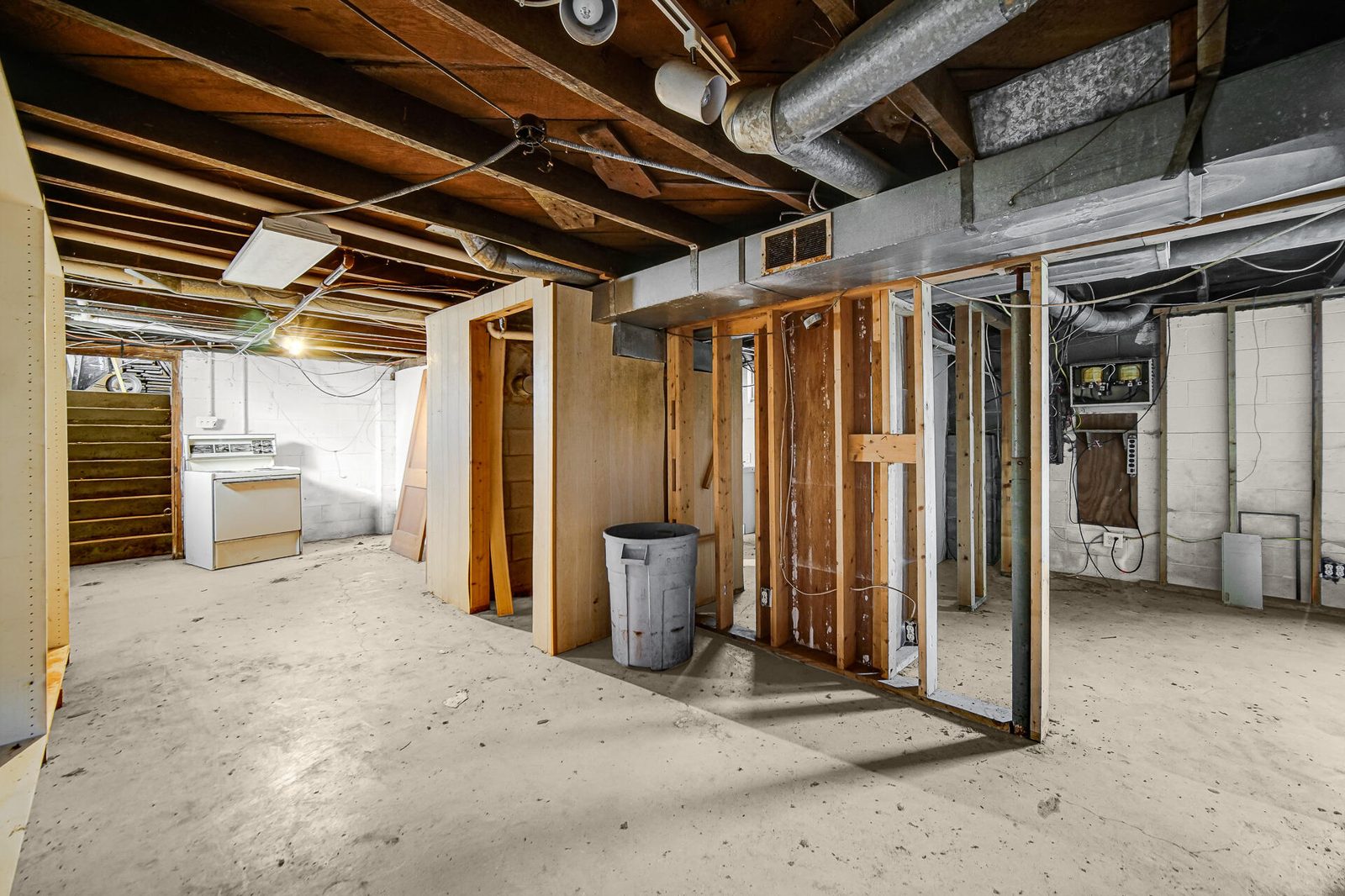 231 E 1200 photo 14